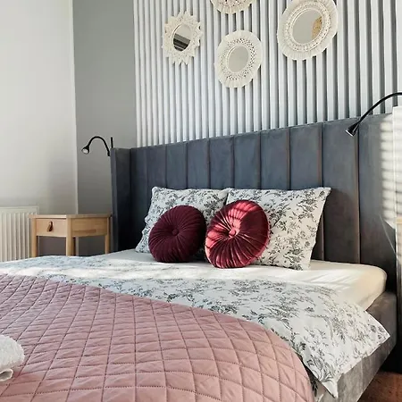 W Slupsku Z Klimatyzacja Balkonem Parkingiem Apartamento Słupsk