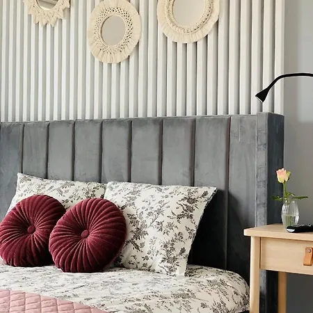 W Slupsku Z Klimatyzacja Balkonem Parkingiem Слупск