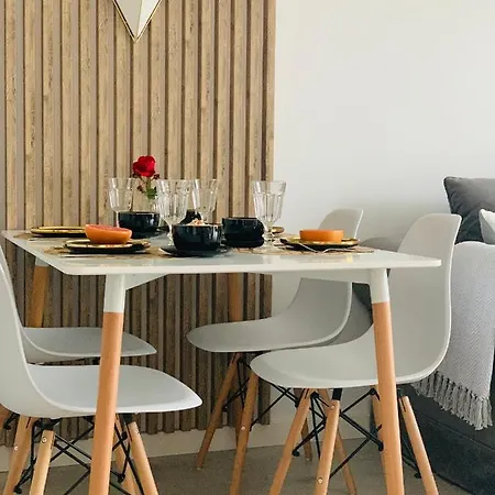 W Słupsku Z Klimatyzacją Balkonem Parkingiem *