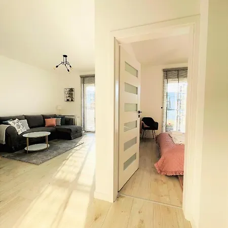 W Slupsku Z Klimatyzacja Balkonem Parkingiem * Słupsk