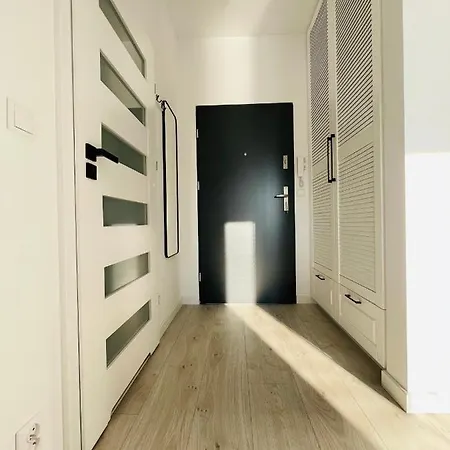 W Slupsku Z Klimatyzacja Balkonem Parkingiem Apartamento *