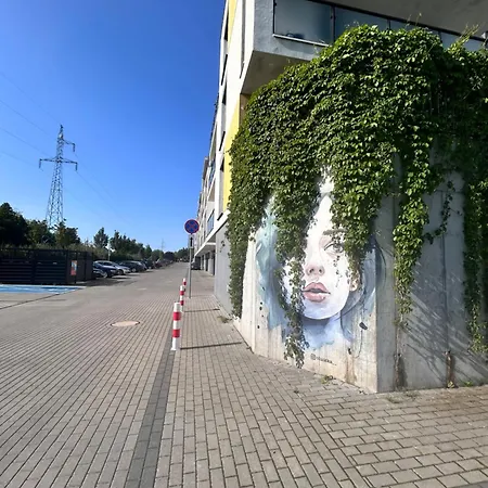 Апартаменты W Slupsku Z Klimatyzacja Balkonem Parkingiem Слупск