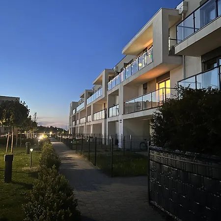 W Slupsku Z Klimatyzacja Balkonem Parkingiem Слупск