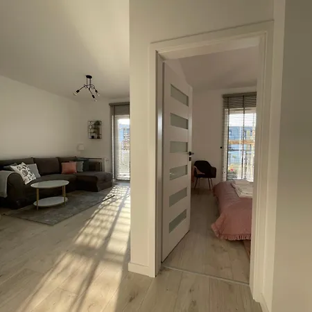 W Słupsku Z Klimatyzacją Balkonem Parkingiem