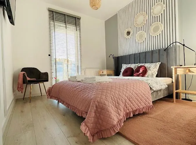 W Slupsku Z Klimatyzacja Balkonem Parkingiem