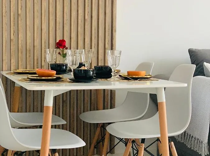 W Slupsku Z Klimatyzacja Balkonem Parkingiem *