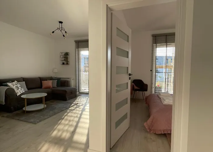 W Slupsku Z Klimatyzacja Balkonem Parkingiem